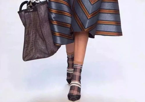 2018這些衣服過時了，誰穿誰丑